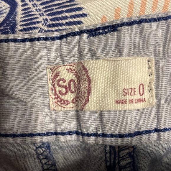 So Juniors Shorts- Size 0 - Picture 3 of 3